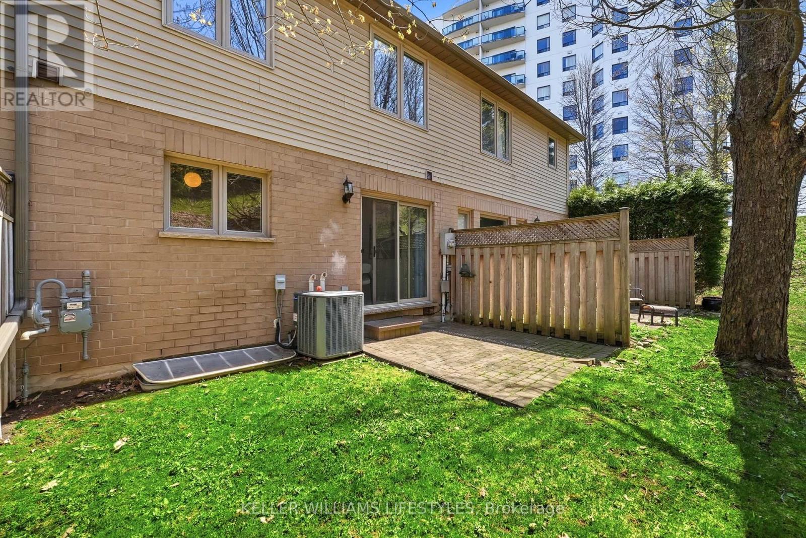 #16 270 NORTH CENTRE ROAD - 29