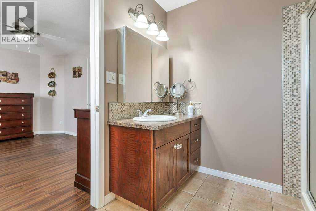 19 Lougheed Close - Photo 21