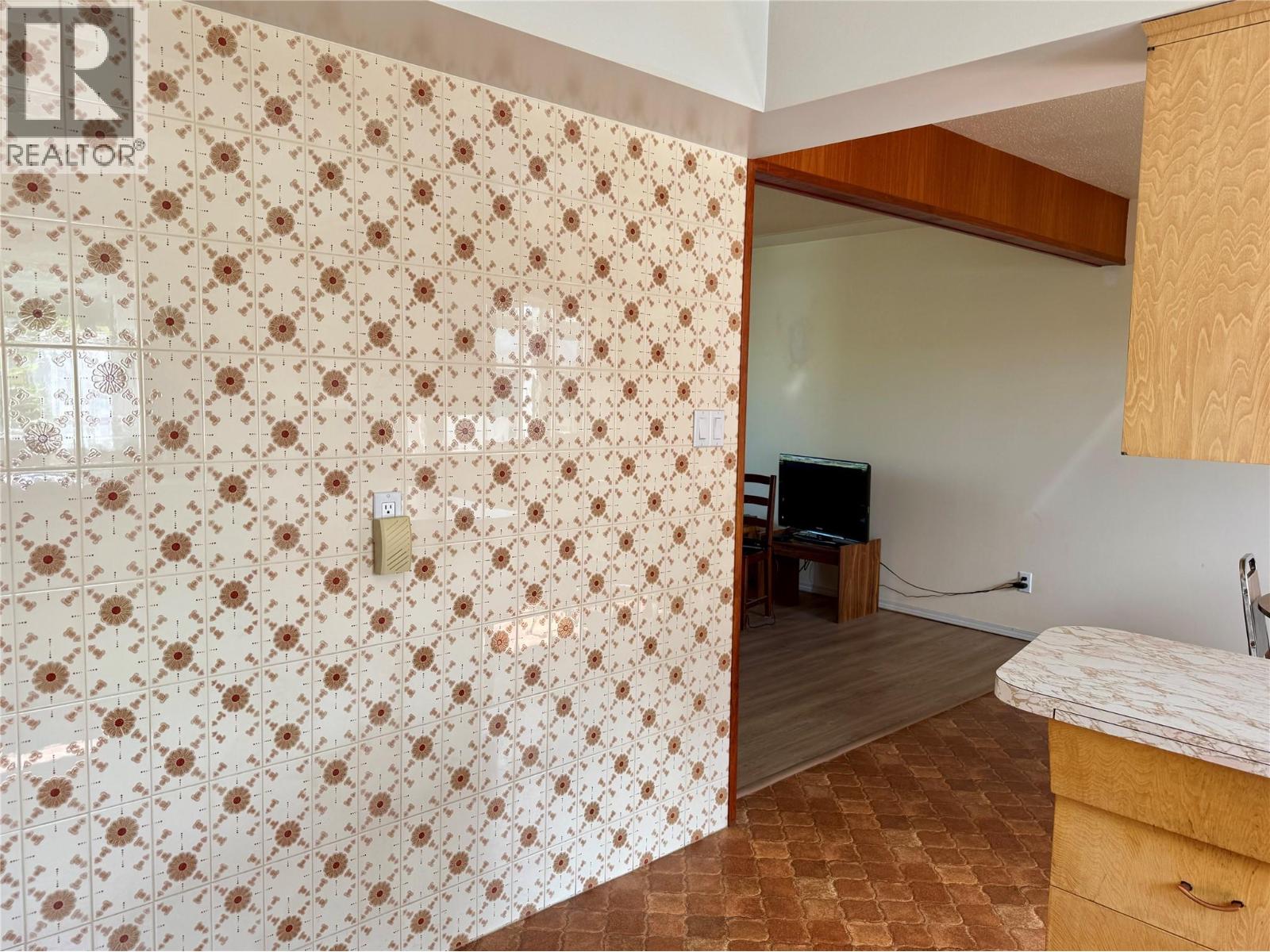 1513 108 Avenue - Image 7