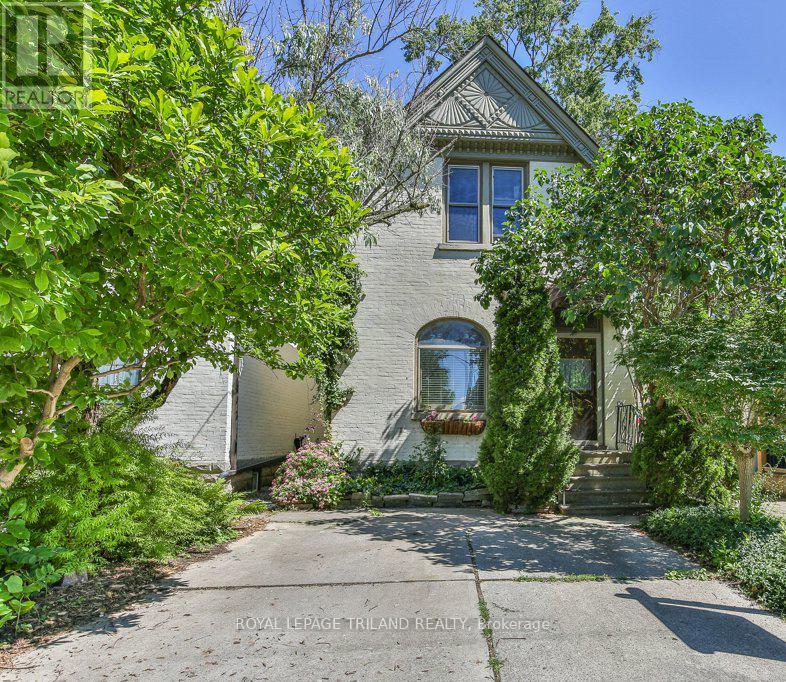 38 BYRON AVENUE E - 1