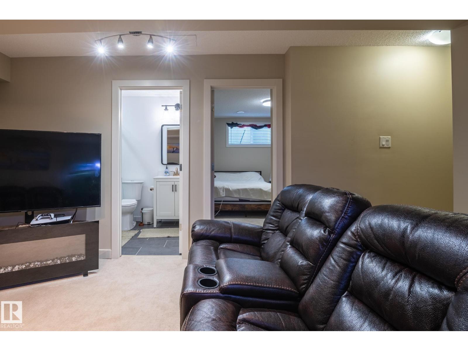 1747 HAMMOND CR NW - Image 29