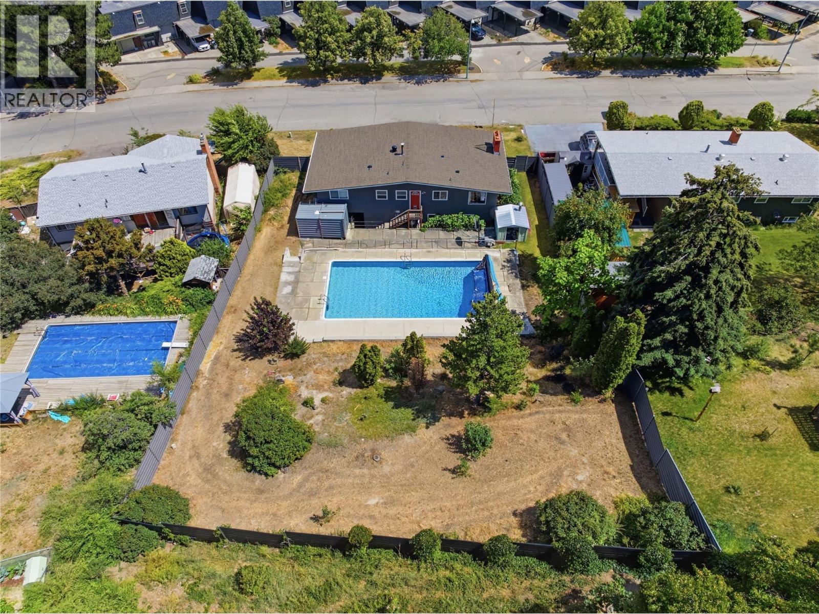 355 Pemberton Terrace, Kamloops — photo 2