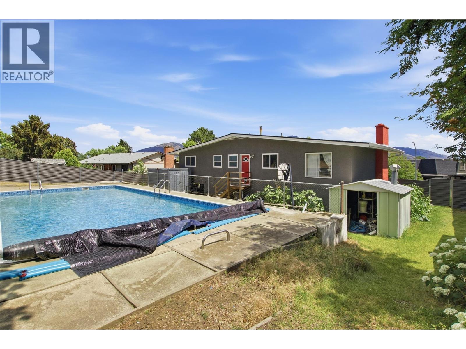 355 Pemberton Terrace - 36