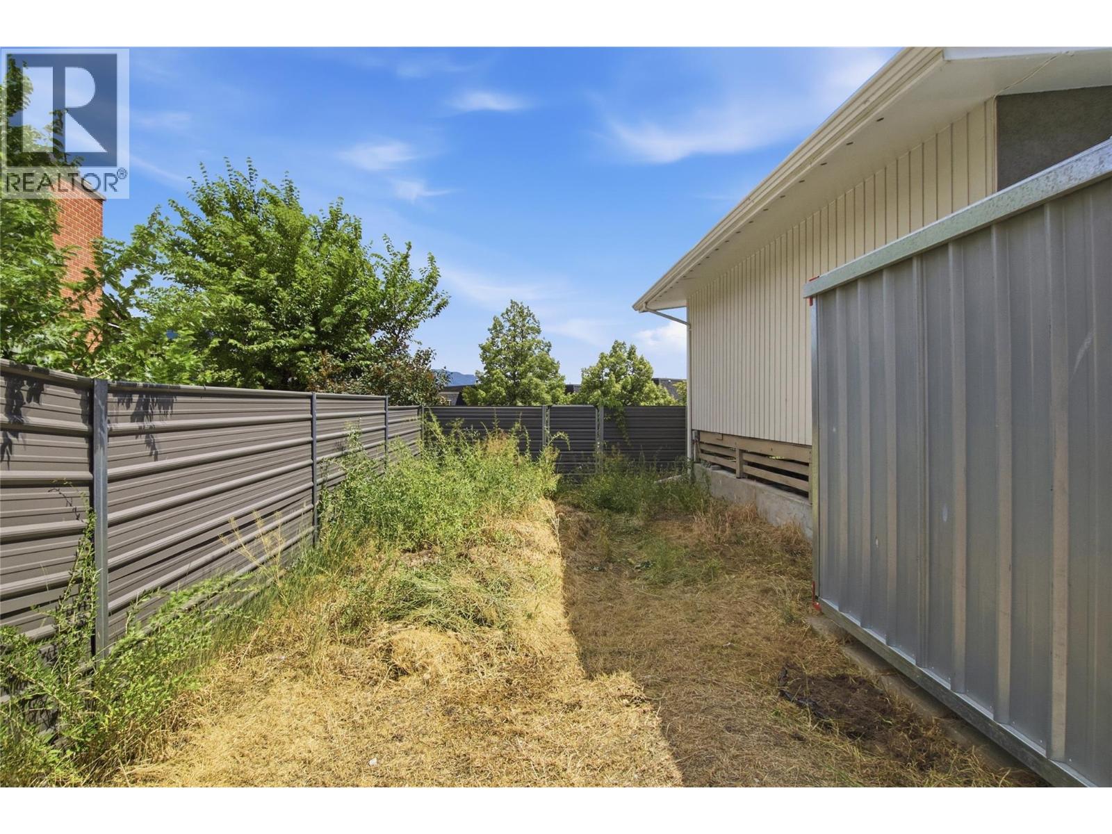 355 Pemberton Terrace - 31