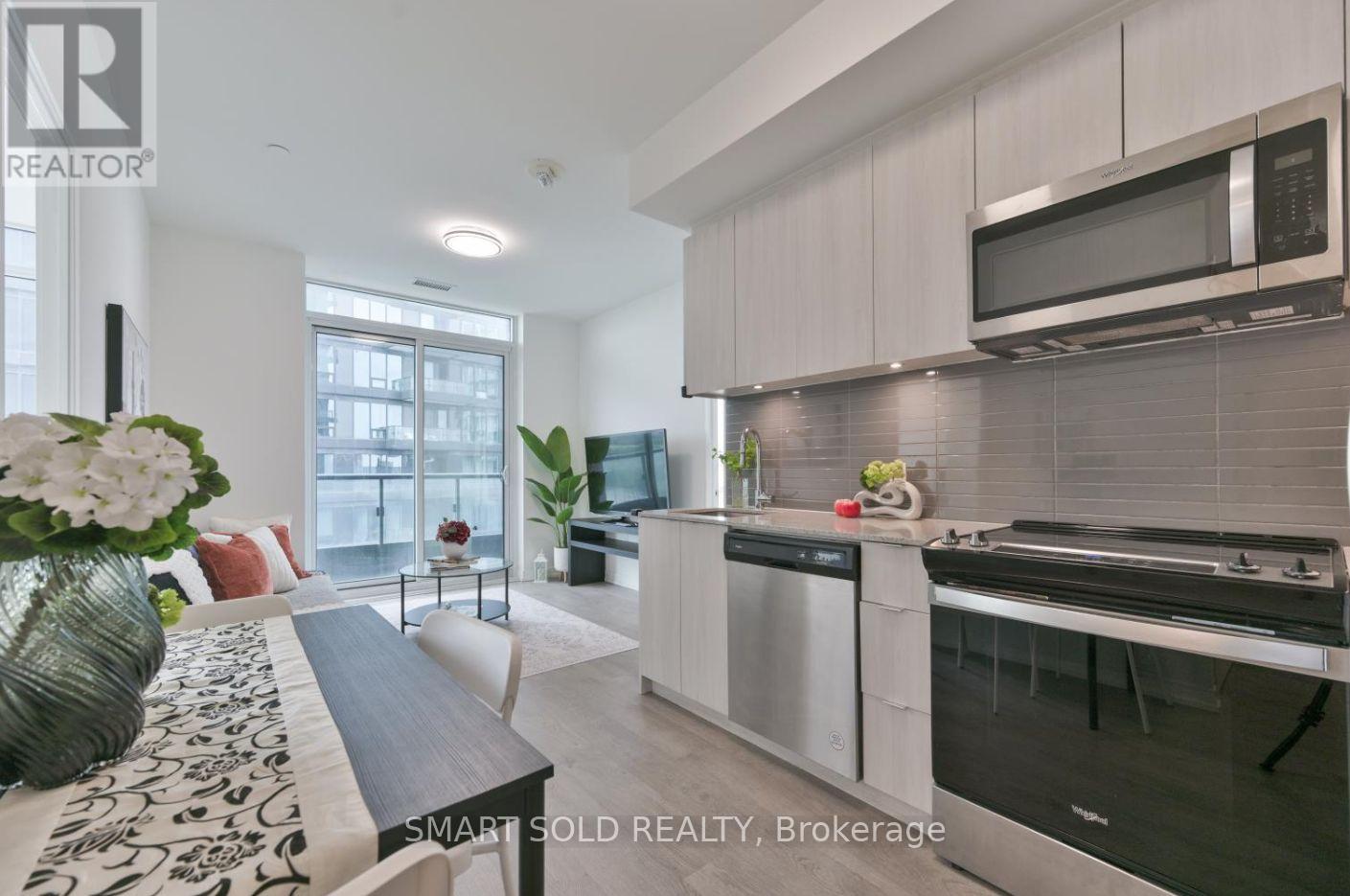 #909E 8868 YONGE STREET - 2