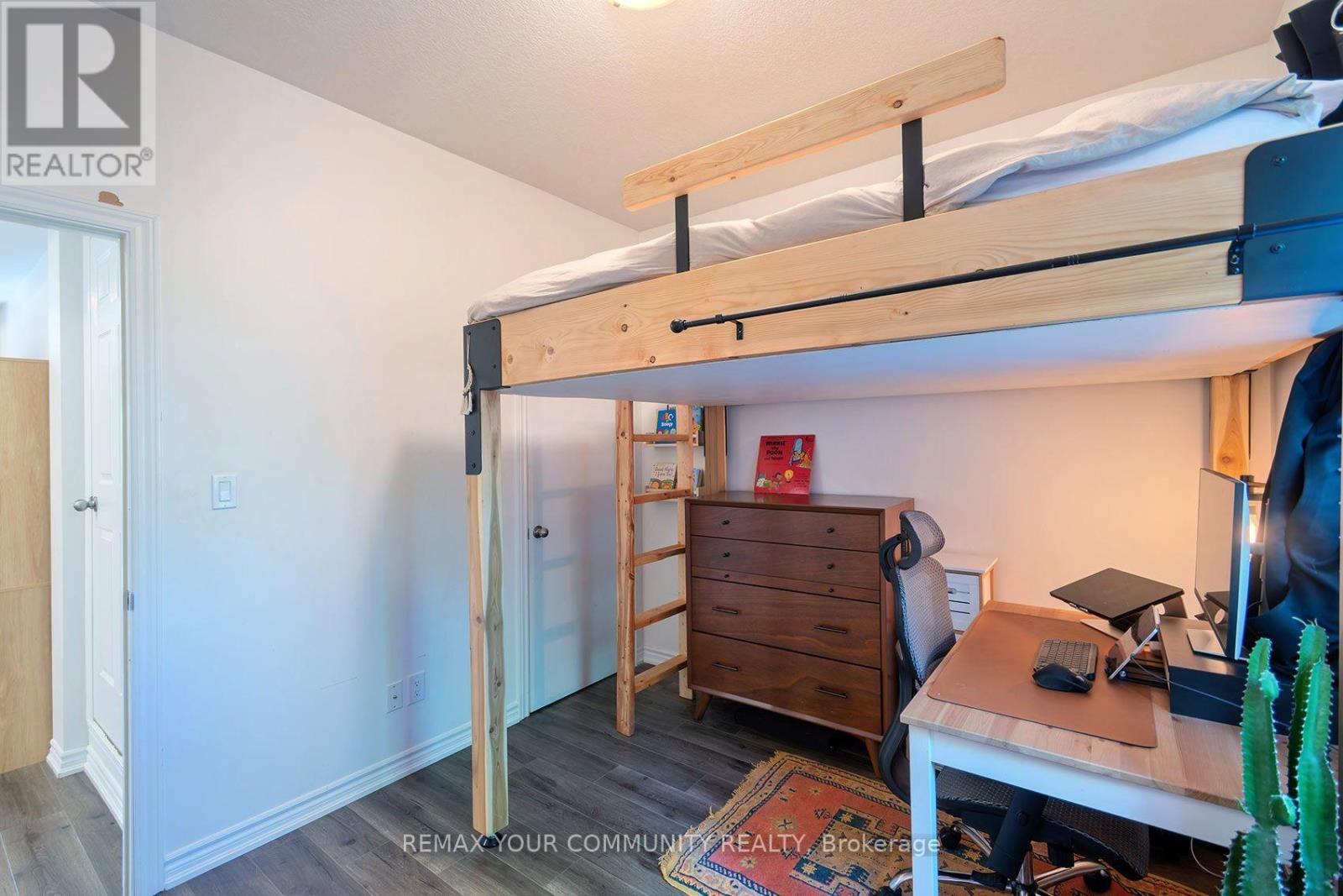 #6B 164 HEIMAN STREET - 17