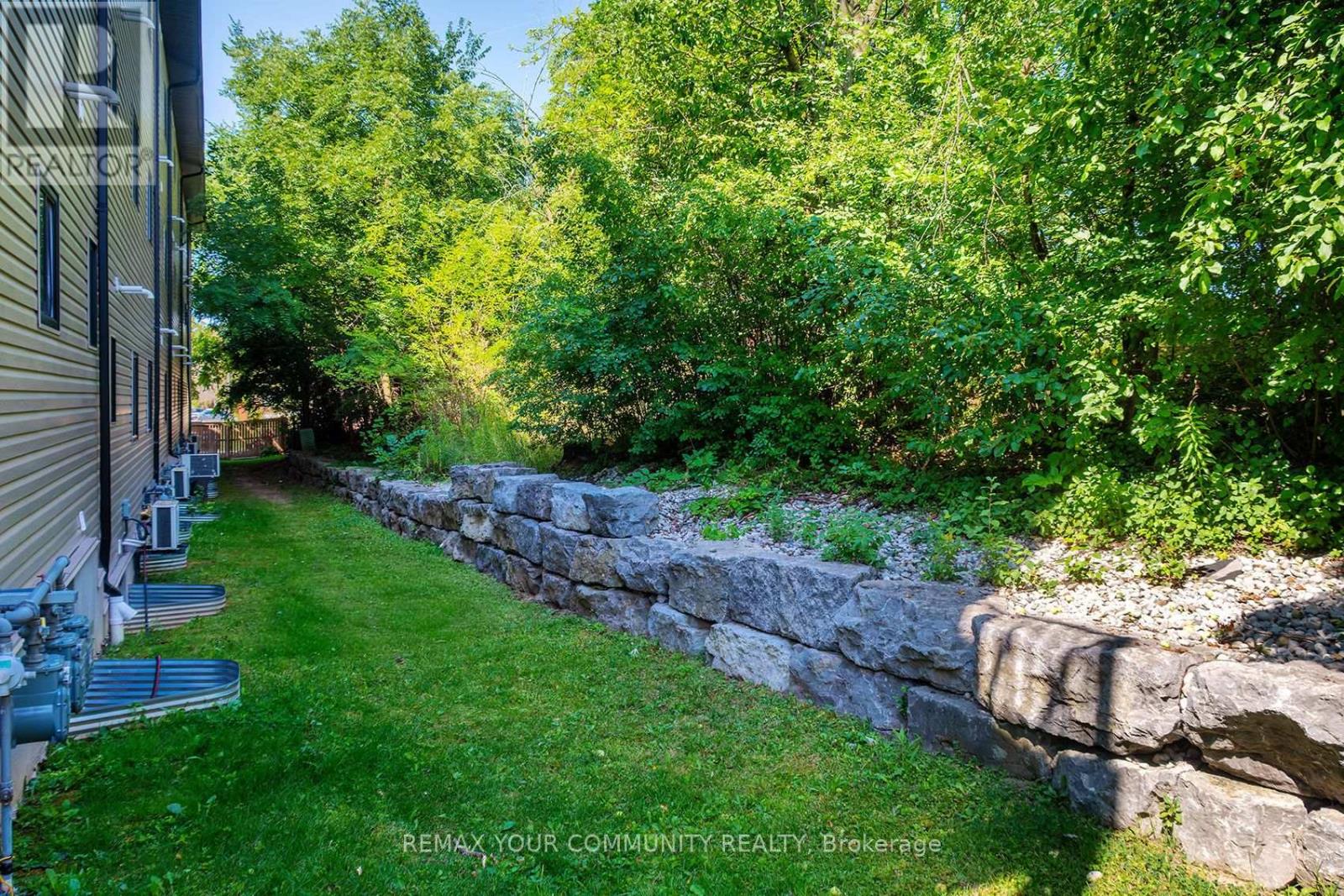 #6B 164 HEIMAN STREET - 23