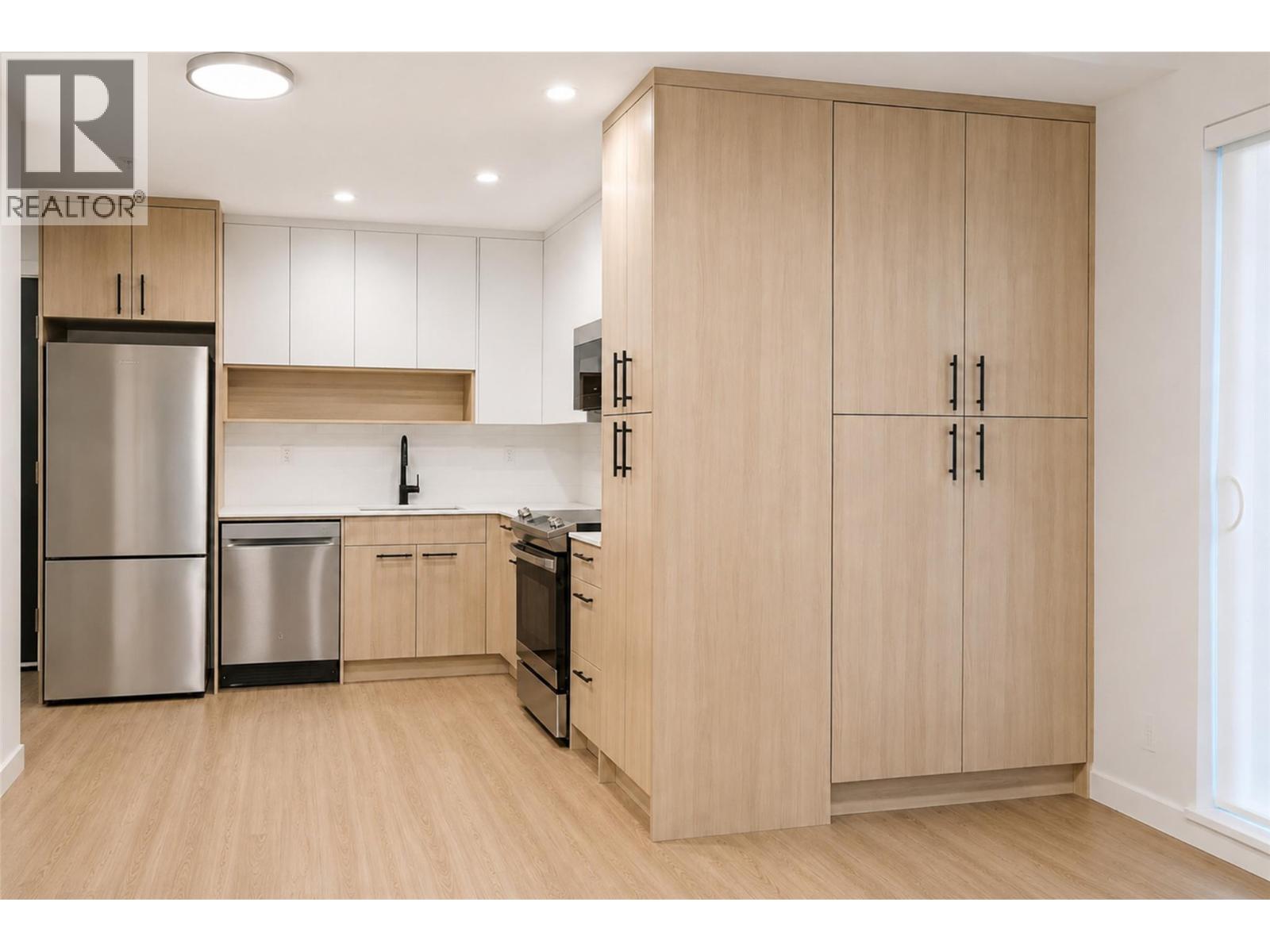 #201 1380 Pridham Avenue - 12