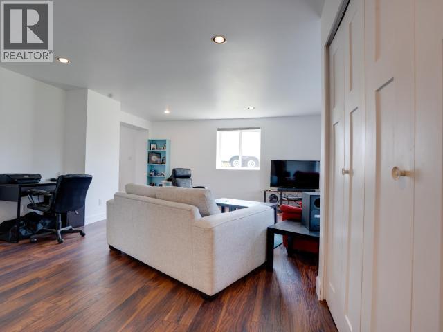 4535 FERNWOOD AVE - 27