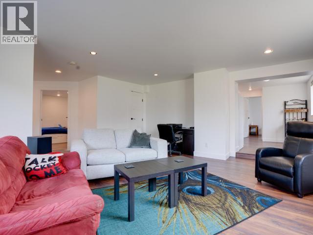 4535 FERNWOOD AVE - Image 32