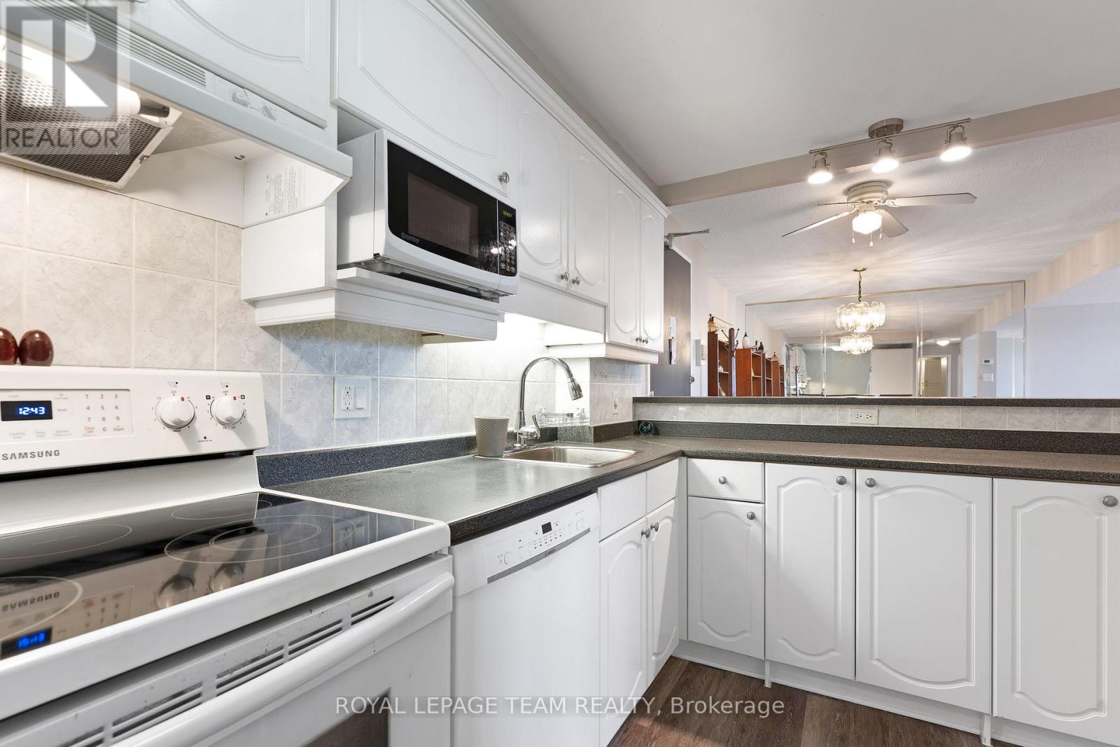 2 Bed, 1 Bath House for Sale in Ottawa – 1402 – 415 GREENVIEW AVENUE, Ottawa – MLS# X13648414 - Image 13