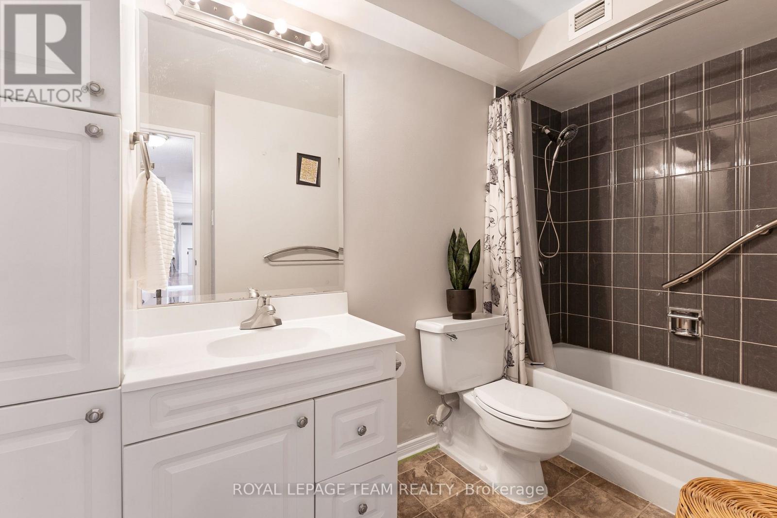 2 Bed, 1 Bath House for Sale in Ottawa – 1402 – 415 GREENVIEW AVENUE, Ottawa – MLS# X13648414 - Image 17