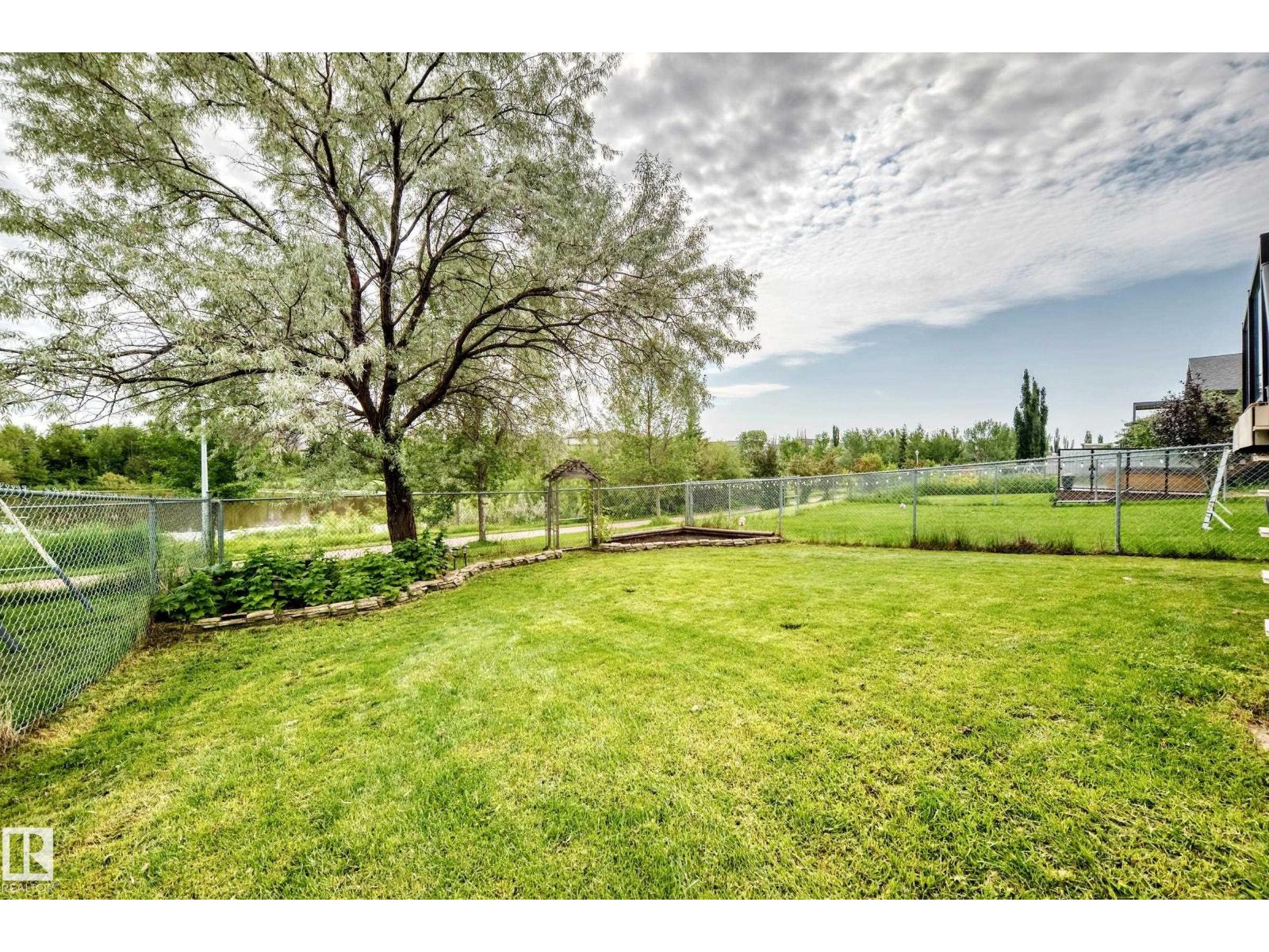 17803 89 ST NW - 37