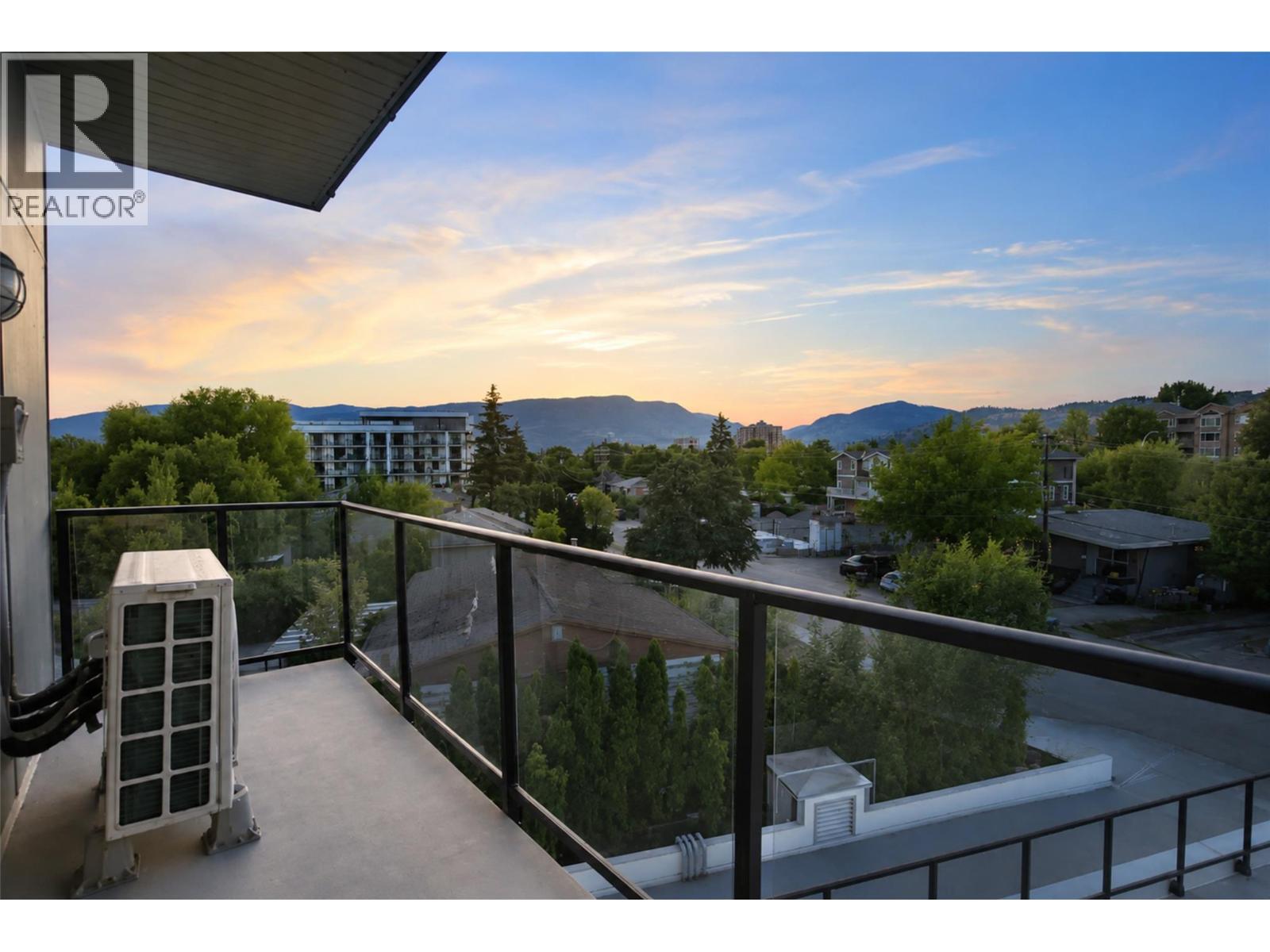 #310 1380 Pridham Avenue - 10