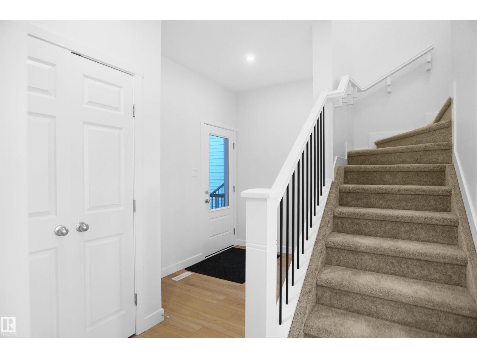 928 17 AV NW - 3
