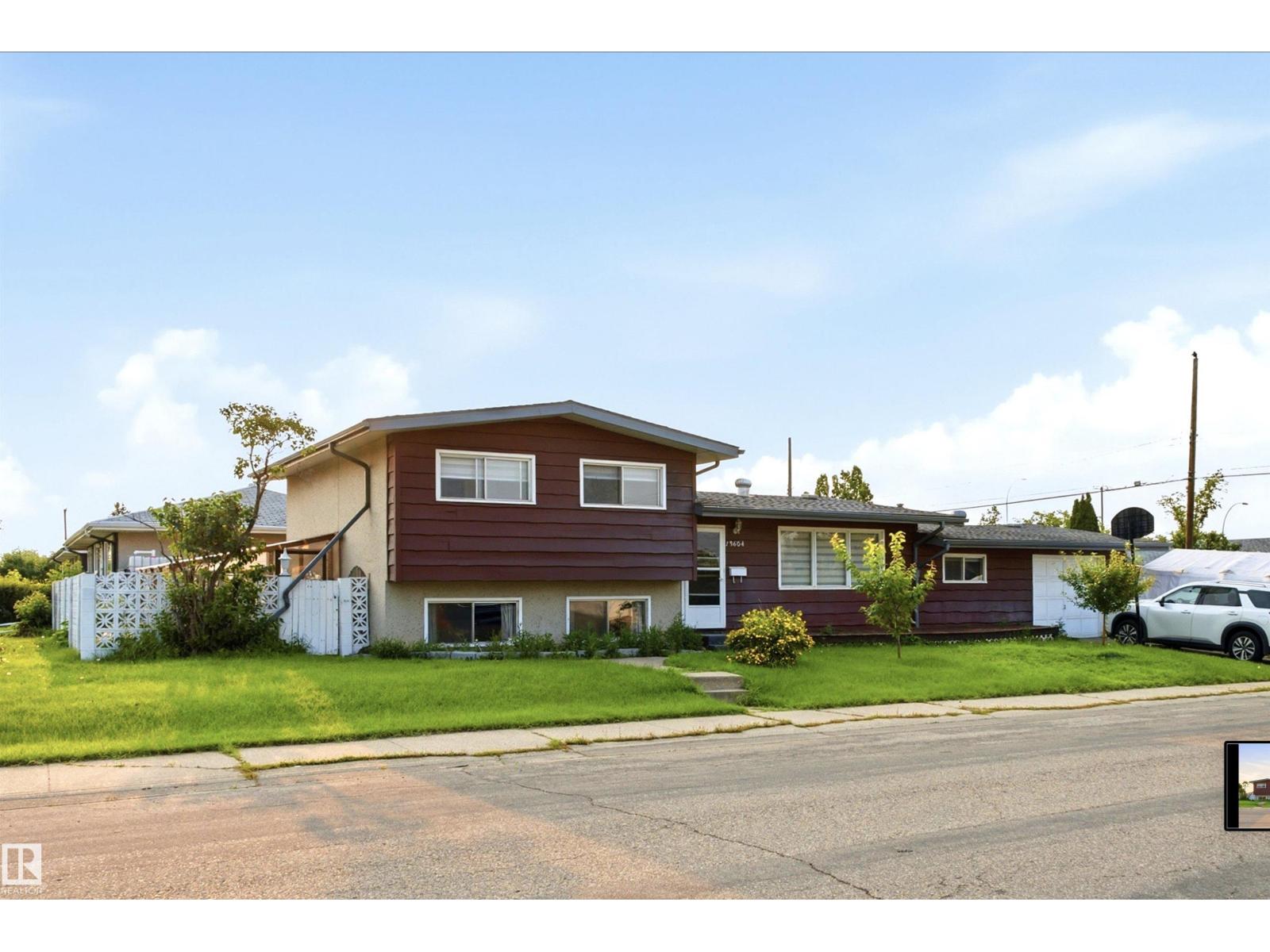 13604 90A ST NW - 1
