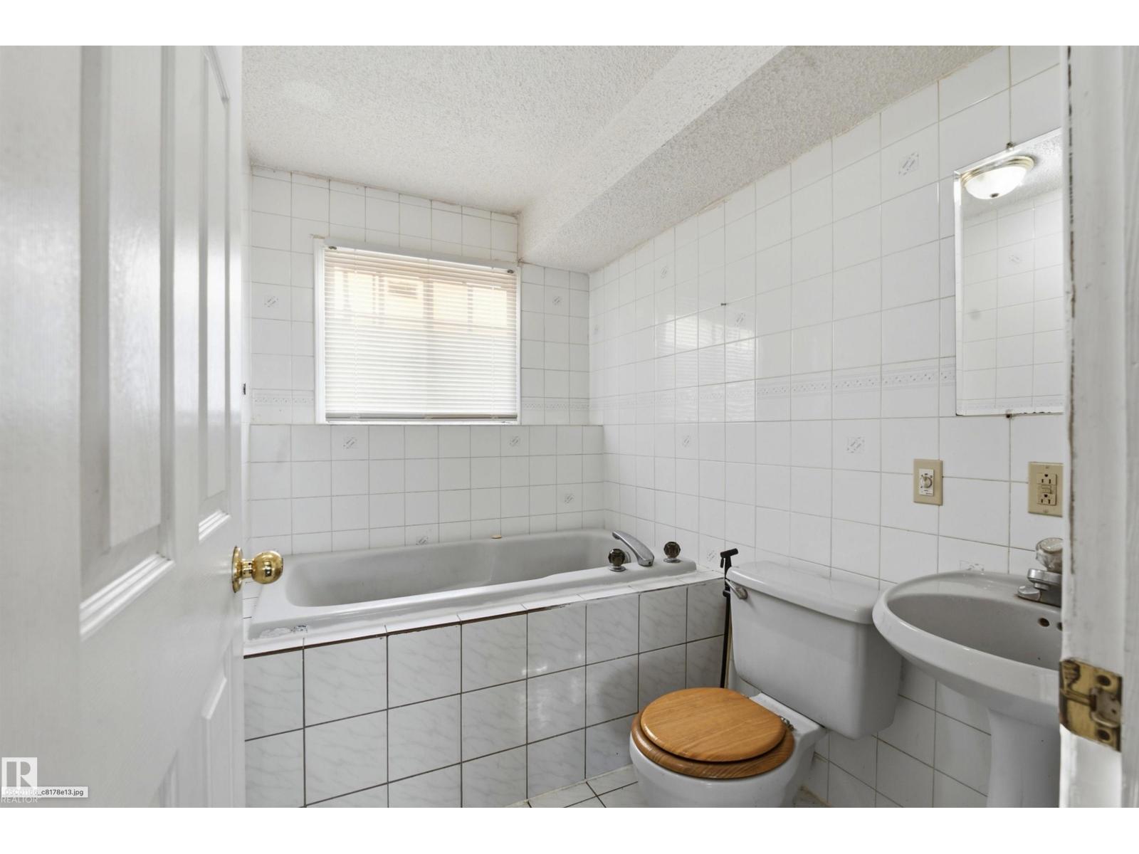 13604 90A ST NW - 21