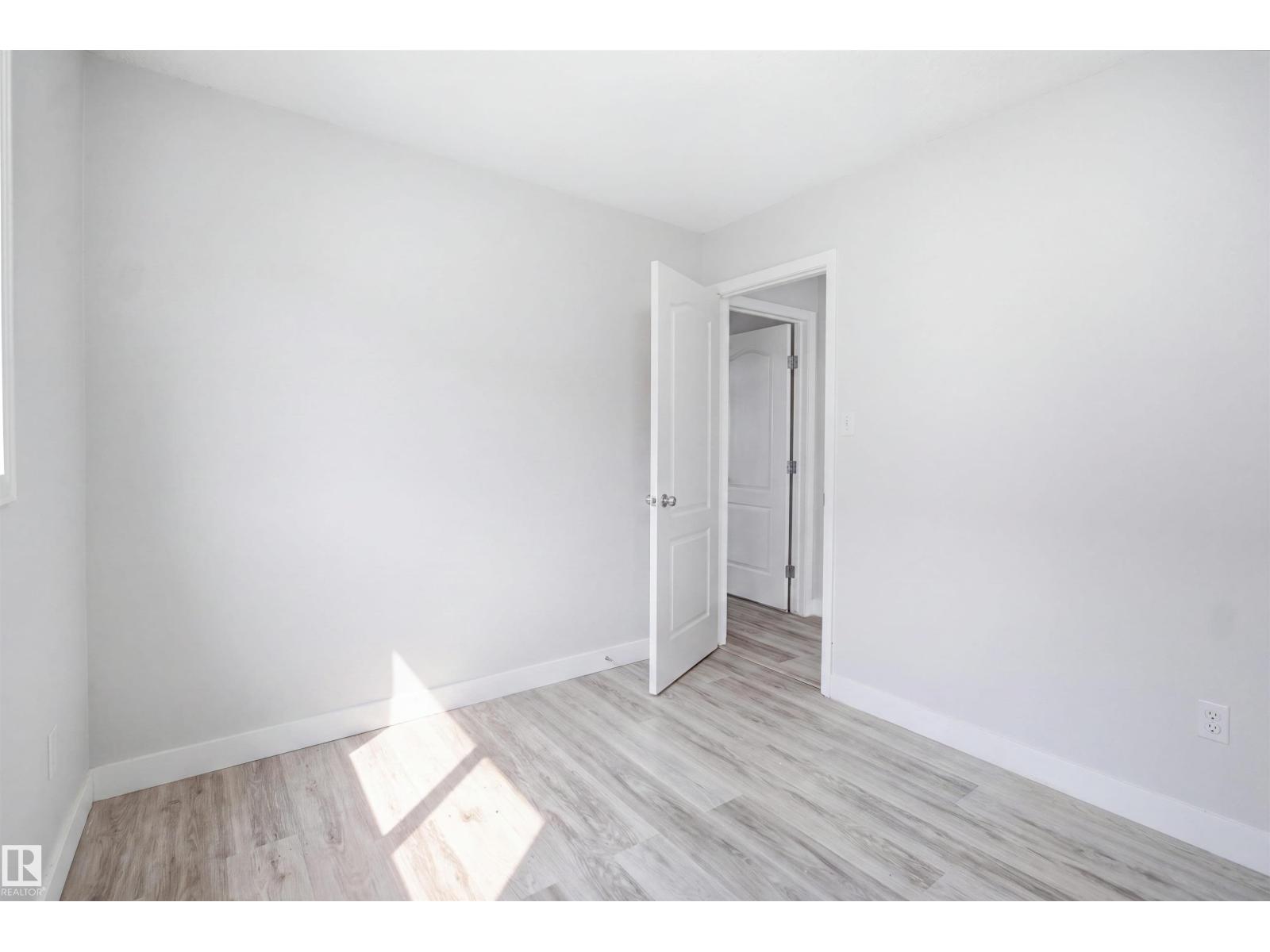714 87 Street SW - 30