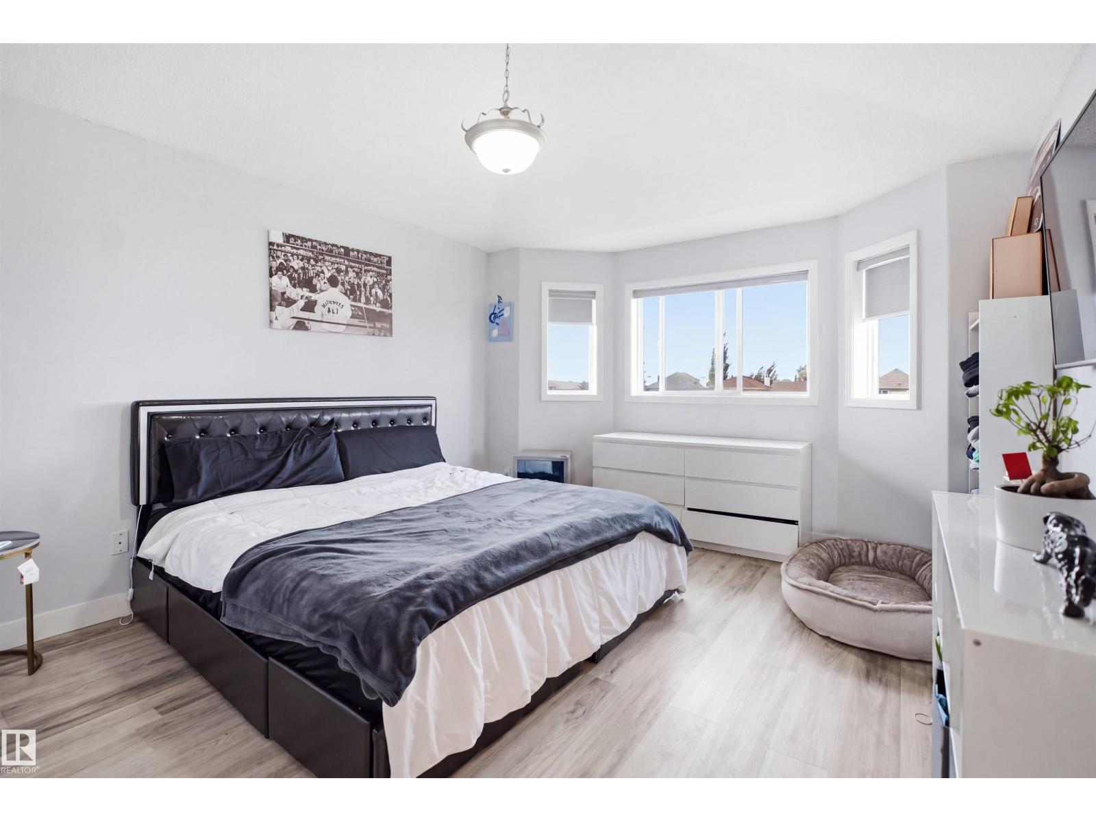 714 87 Street SW - Image 31