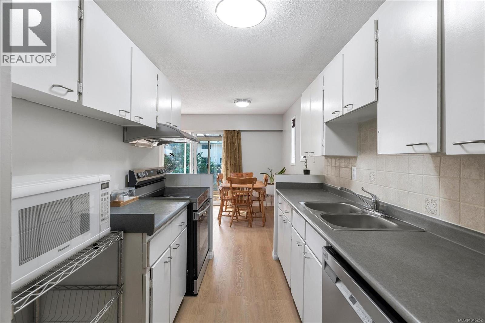 #18 1701 McKenzie Ave - 12