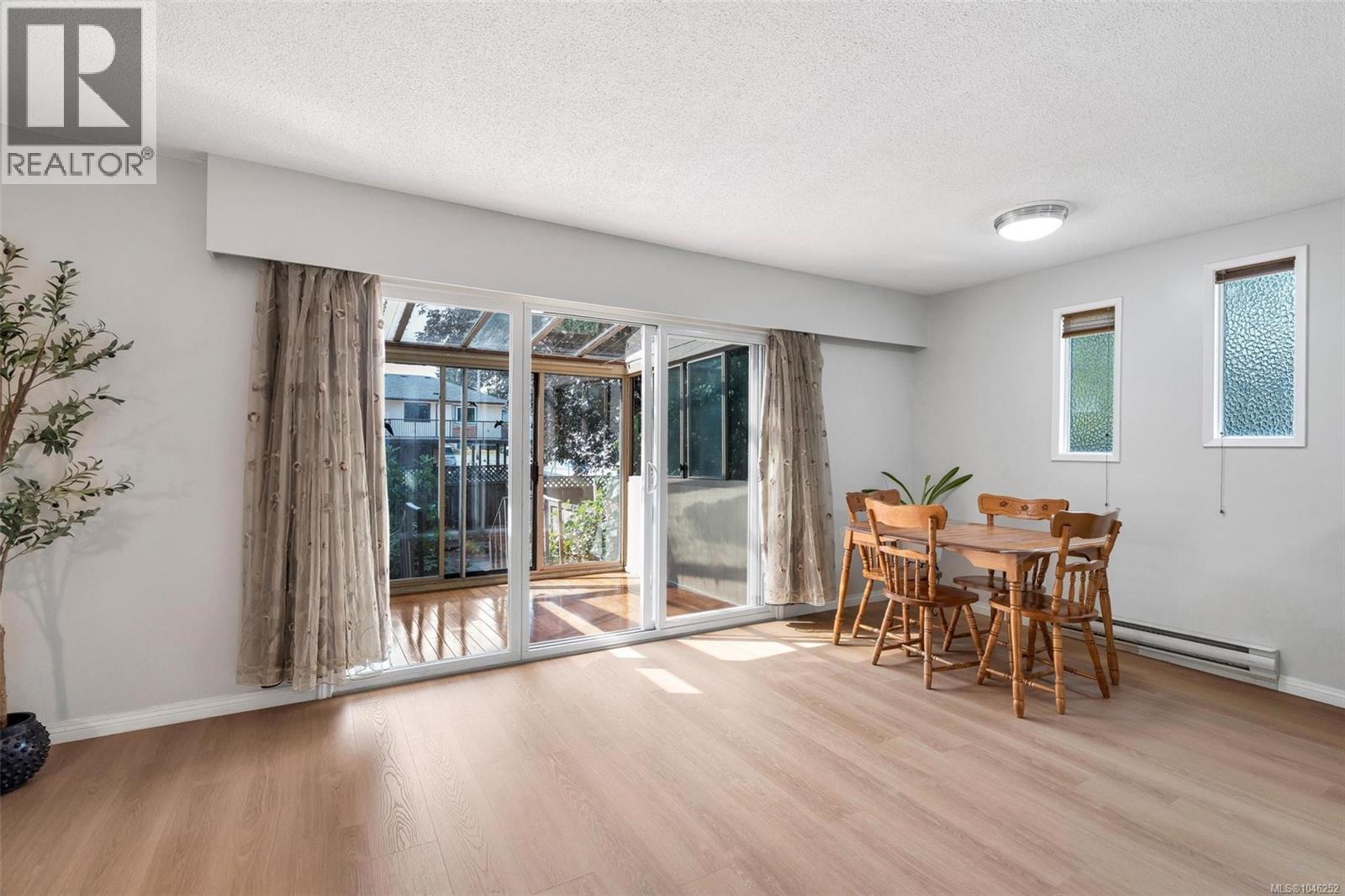 #18 1701 McKenzie Ave - 13