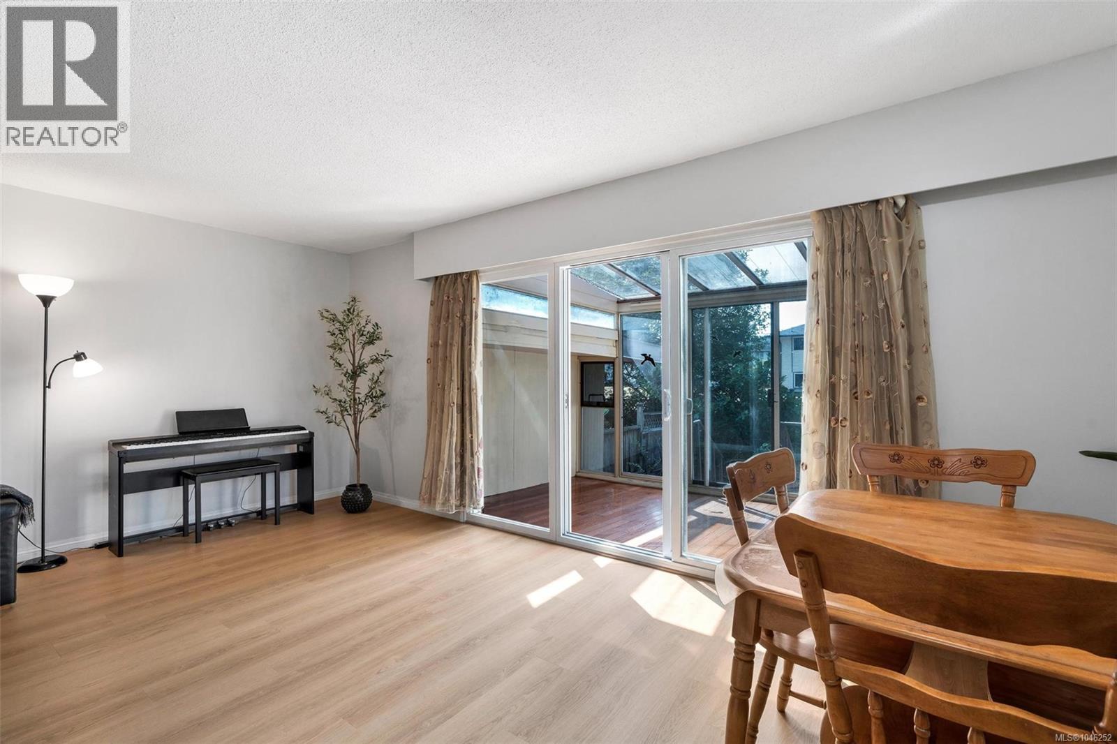 #18 1701 McKenzie Ave - 14