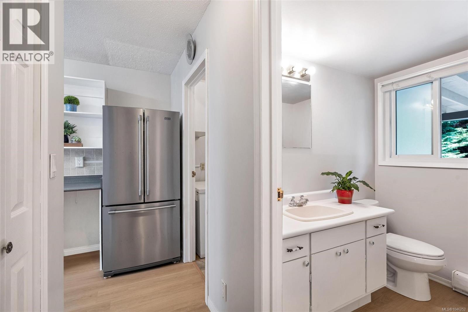 #18 1701 McKenzie Ave - 18