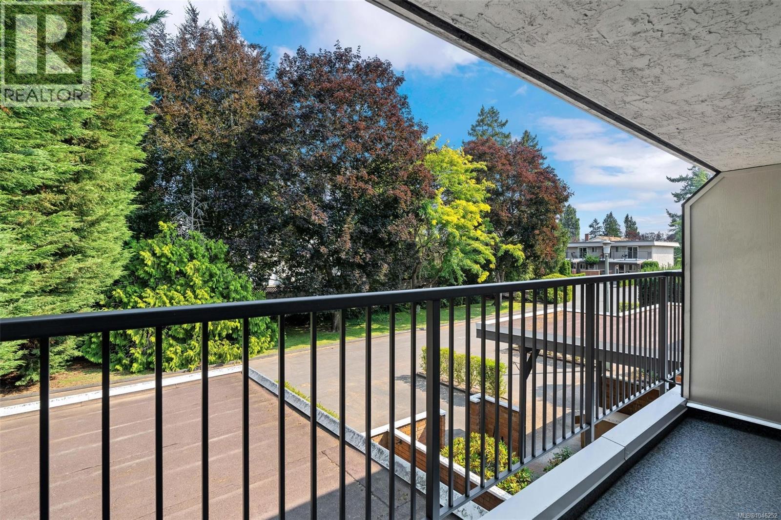 #18 1701 McKenzie Ave - Image 23