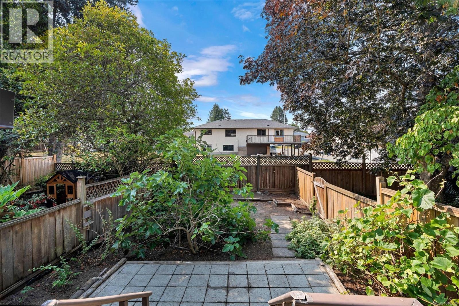 #18 1701 McKenzie Ave - Image 33