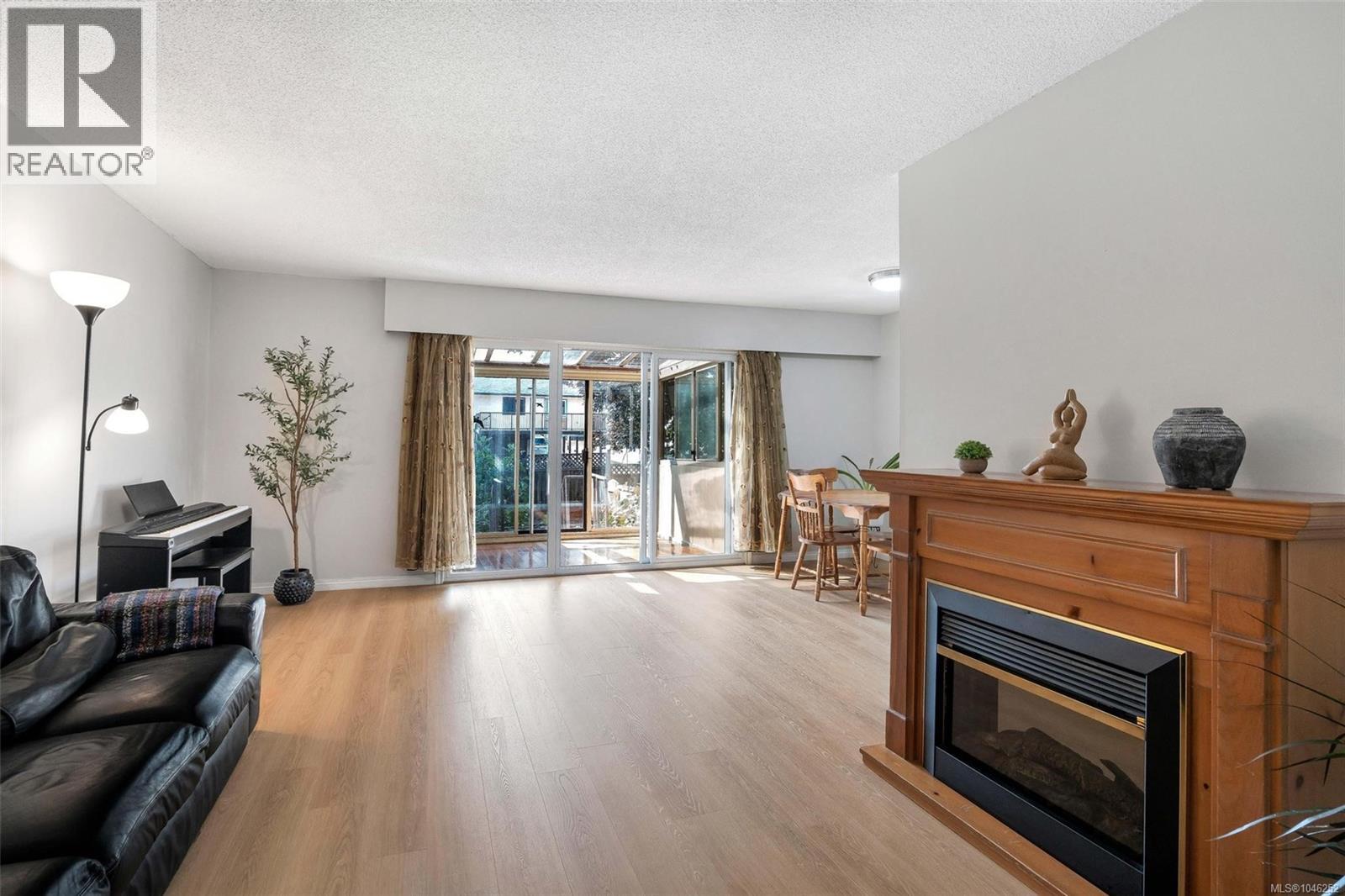 #18 1701 McKenzie Ave - 6