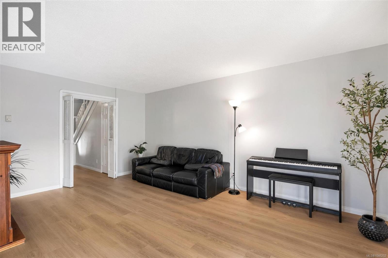 #18 1701 McKenzie Ave - Image 8