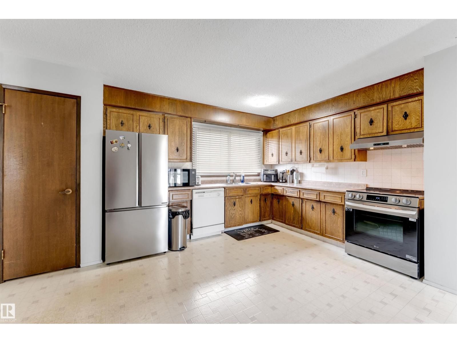 1320 69 ST NW - Image 20