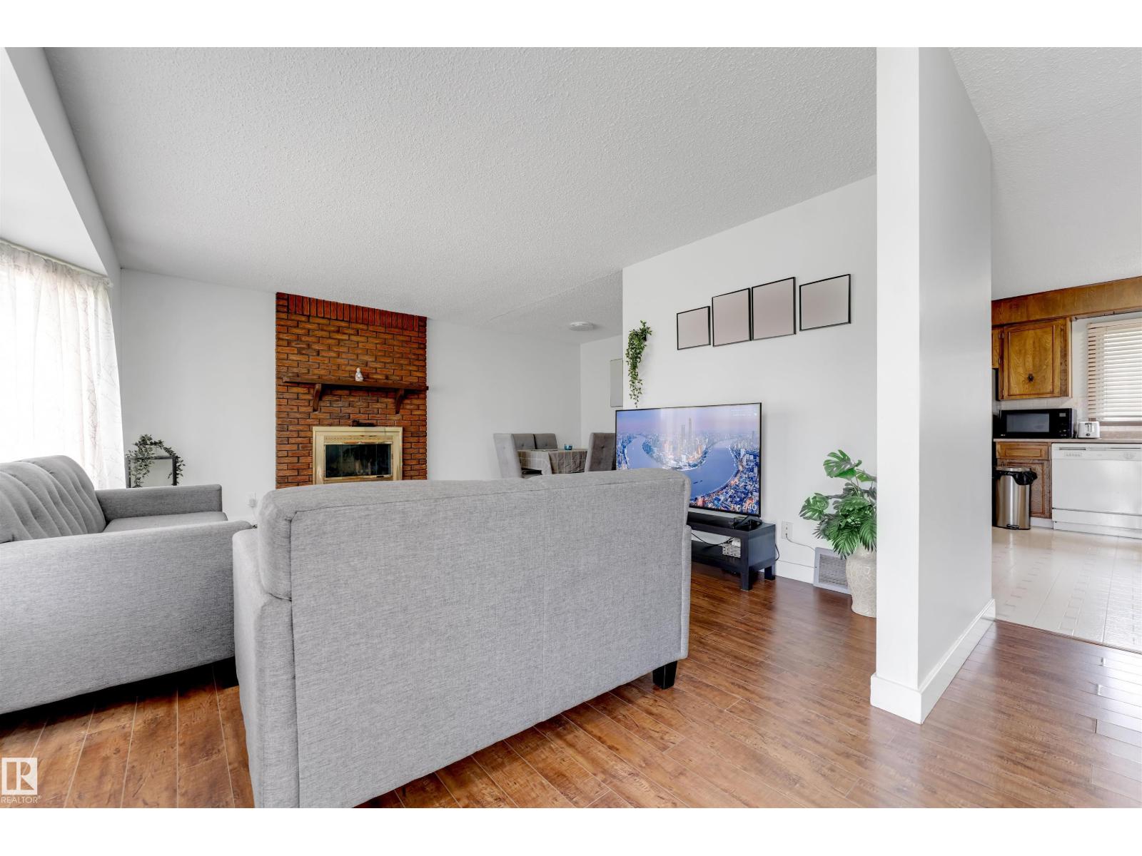1320 69 ST NW - Image 17