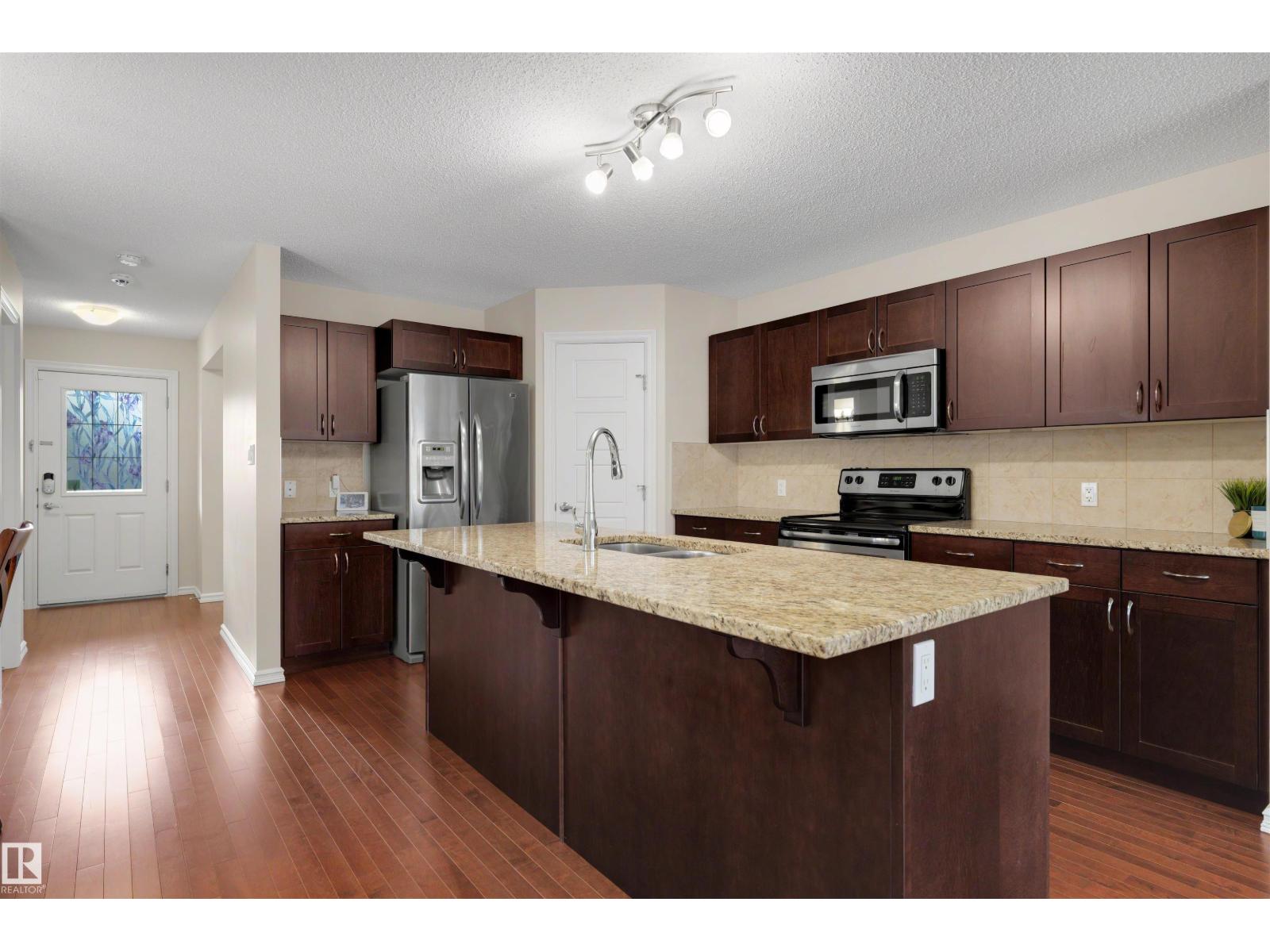 9527 212 ST NW - 8