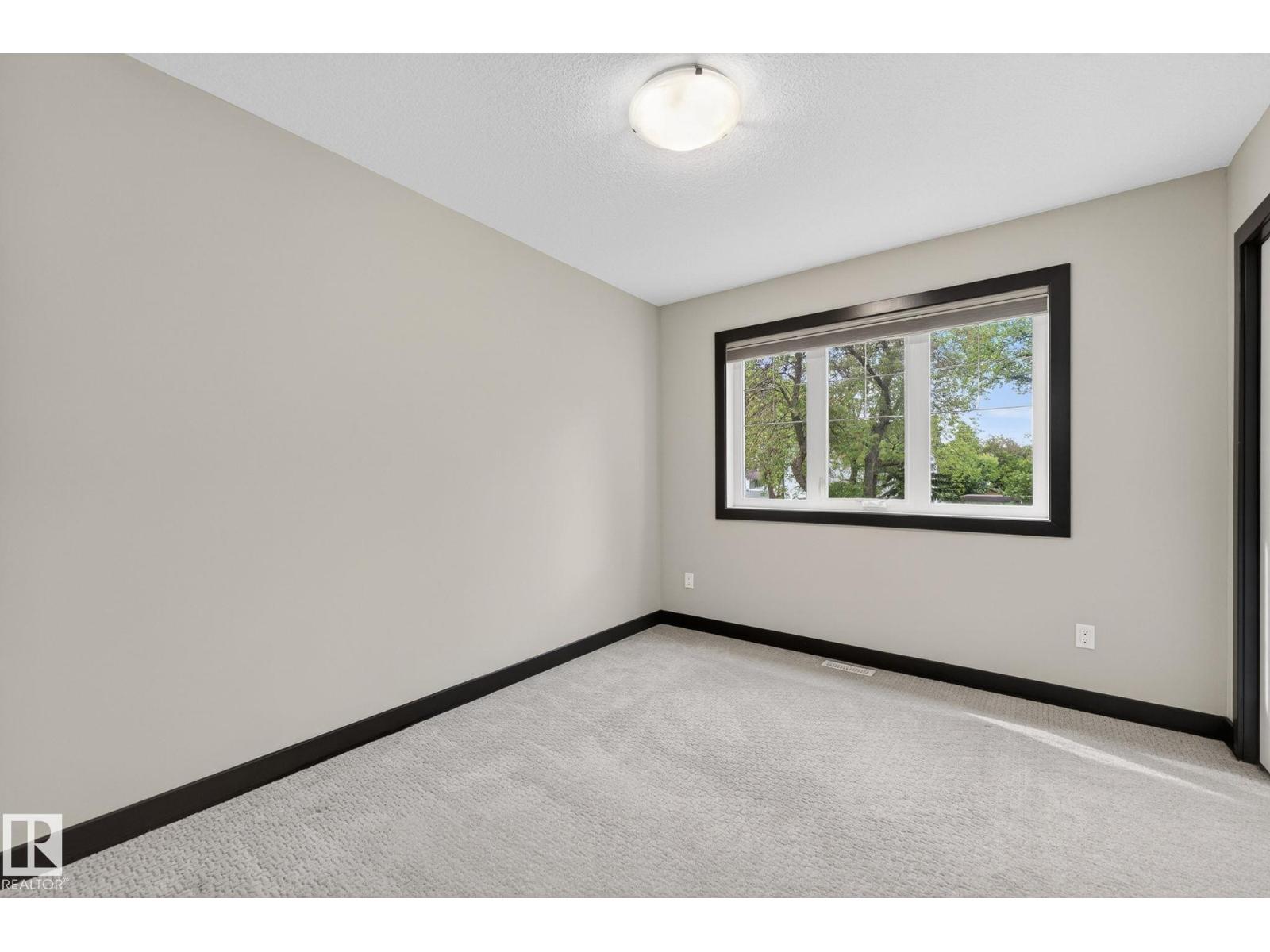 8506 80 Avenue NW - Photo 32