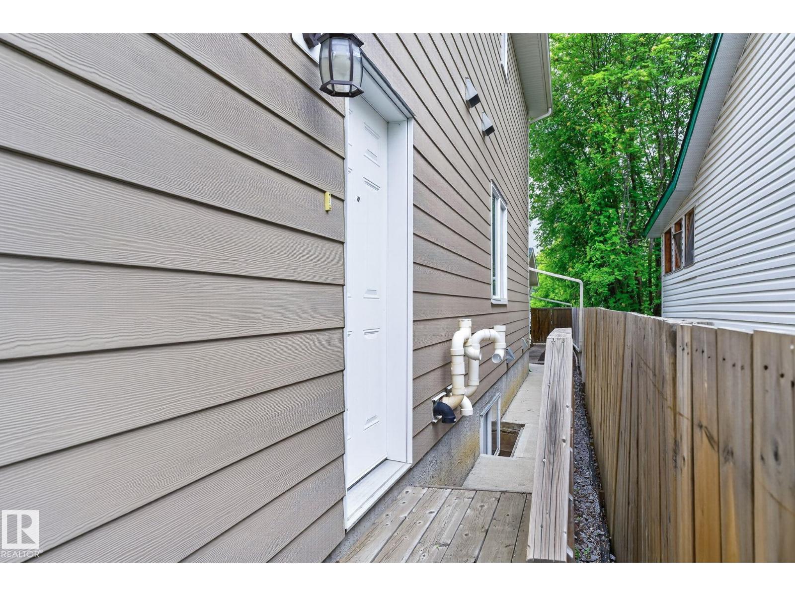 8506 80 Avenue NW - Photo 42