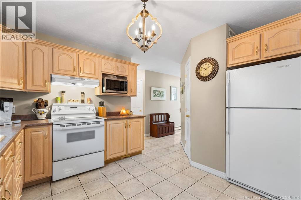 609 Clarence-Cormier Street - 12