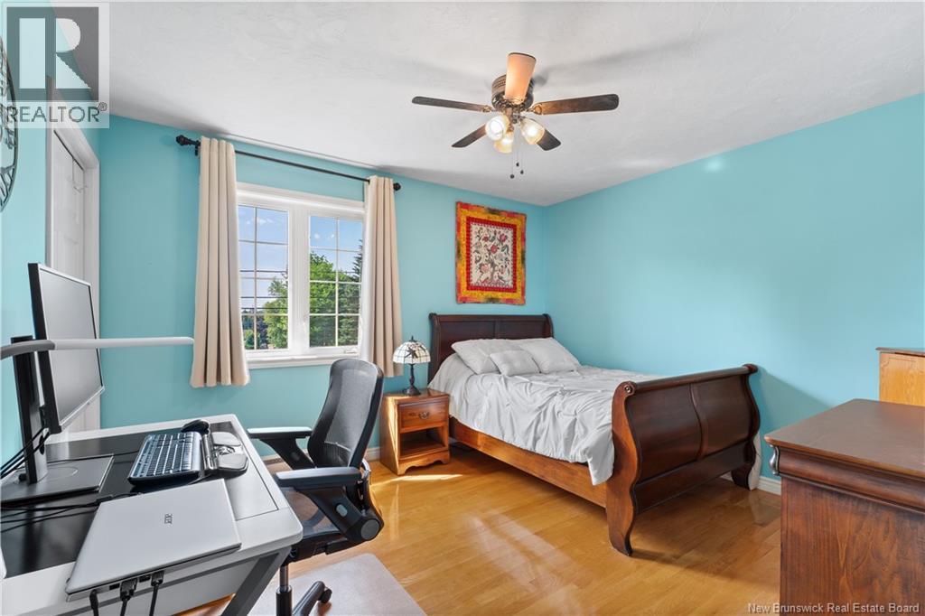 609 Clarence-Cormier Street - 18