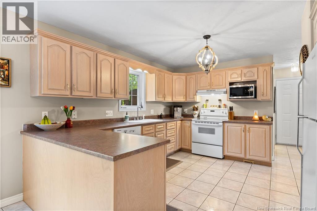 609 Clarence-Cormier Street - 10