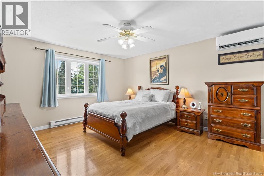 609 Clarence-Cormier Street - 20