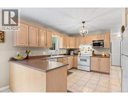 5pc Ensuite bath - 609 Clarence-cormier Street, Dieppe, NB E1A6X5 Photo 10