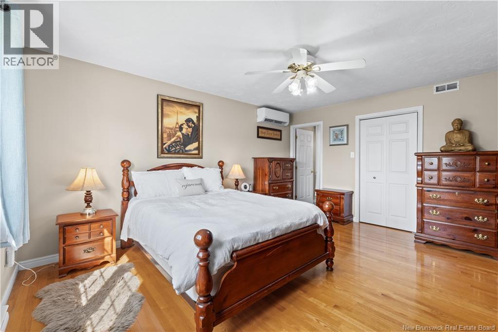 609 Clarence-Cormier Street - 21