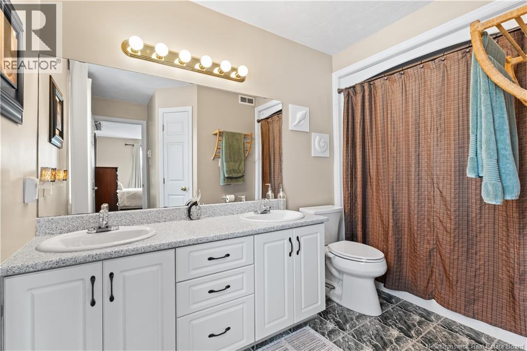 609 Clarence-Cormier Street - 22