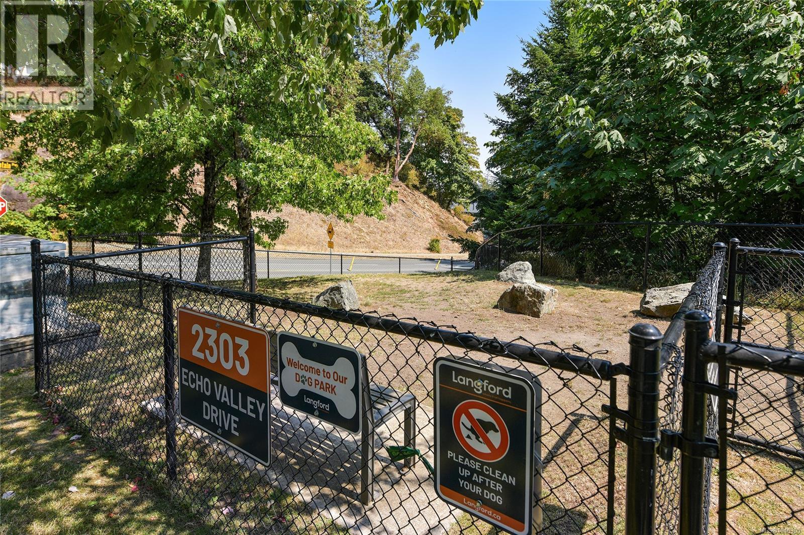 937 Echo Valley Pl, Langford