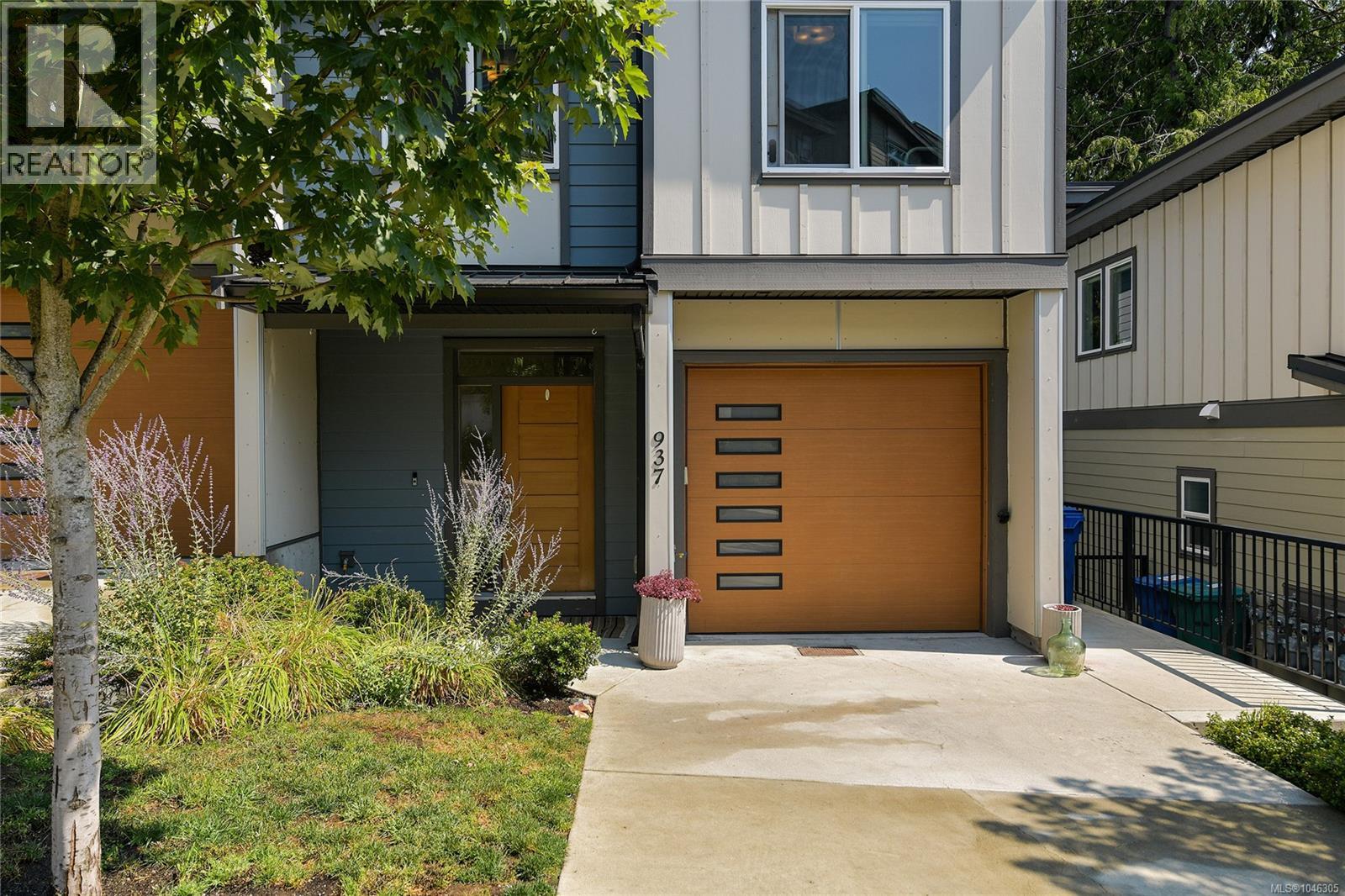 937 Echo Valley Pl, Langford