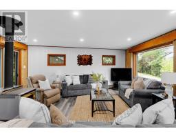 Foyer - 1025 & 1027 Big Island Road, Bracebridge, ON P1L1X1 Photo 14