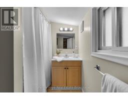 1025 & 1027 Big Island Road, Bracebridge, ON P1L1X1 Photo 22