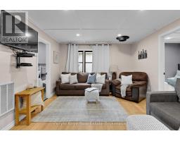 1025 & 1027 Big Island Road, Bracebridge, ON P1L1X1 Photo 32