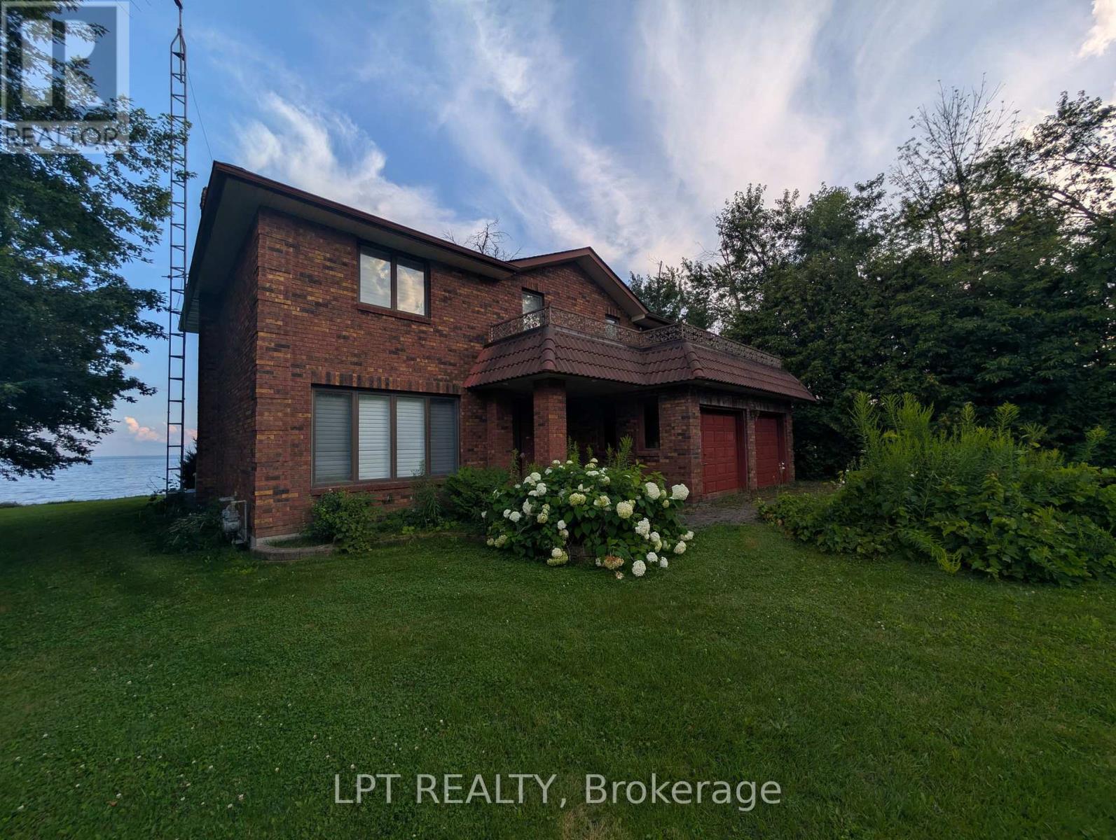 47 PARKSIDE DRIVE - 1