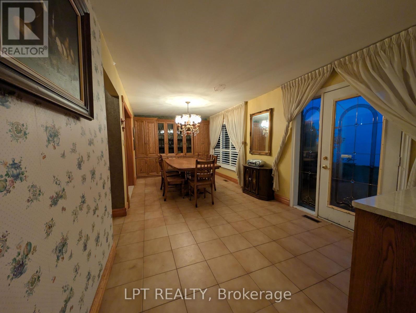 47 PARKSIDE DRIVE - 16